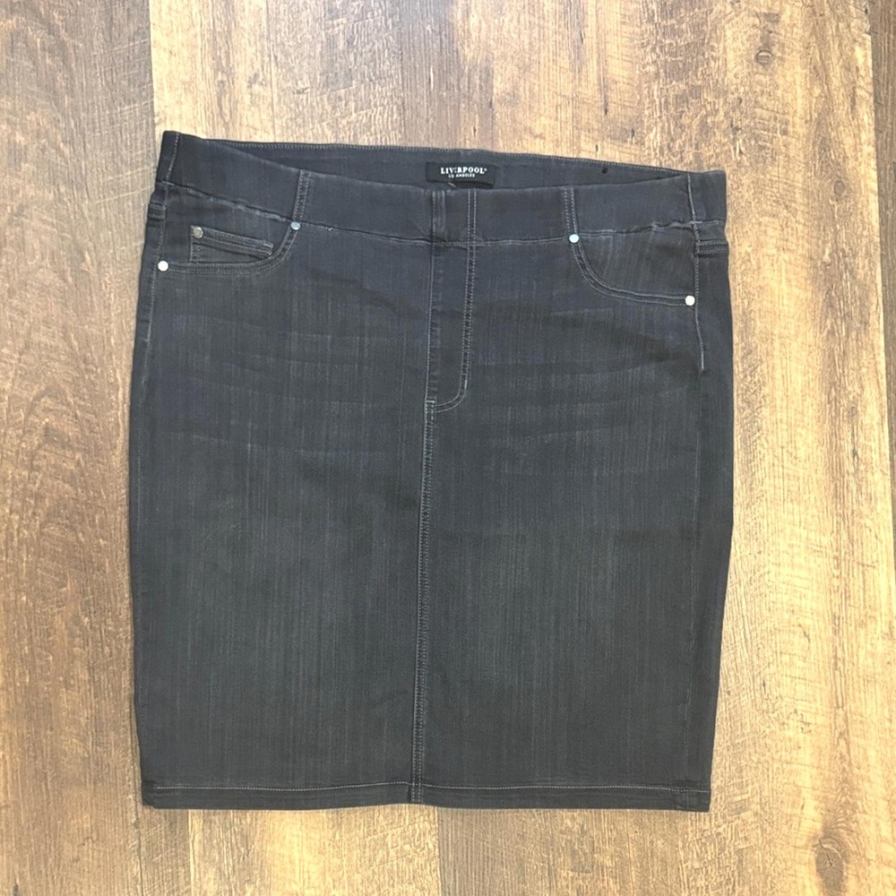 Liverpool Los Angeles Jean Skirt Size 22 Charcoal in color